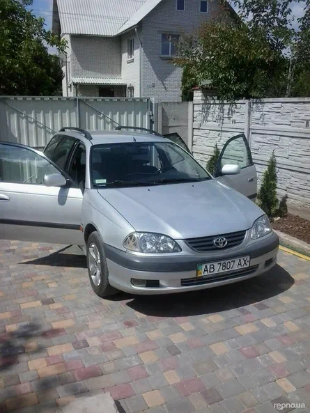 Toyota Avensis 2001 - 9