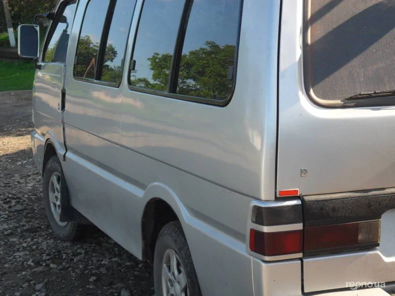 Mazda E2200 1997 - 5