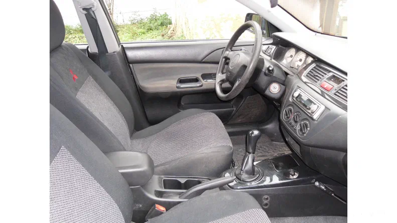 Mitsubishi Lancer 2004 - 6