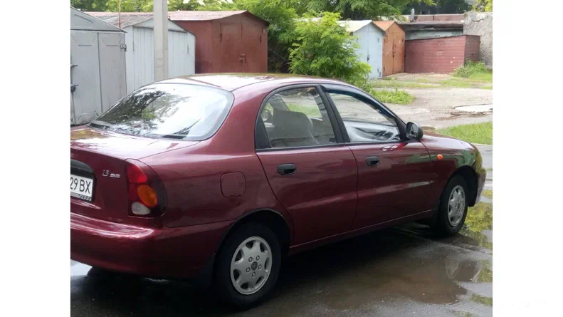 Daewoo Lanos 2010