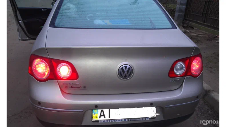 Volkswagen Passat 2008 - 10