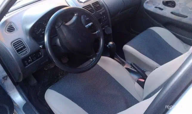 Mitsubishi Carisma 1997