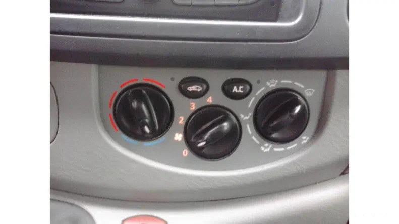 Opel Vivaro 2014 - 16