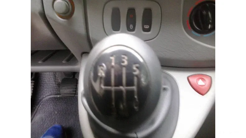 Opel Vivaro 2014 - 15