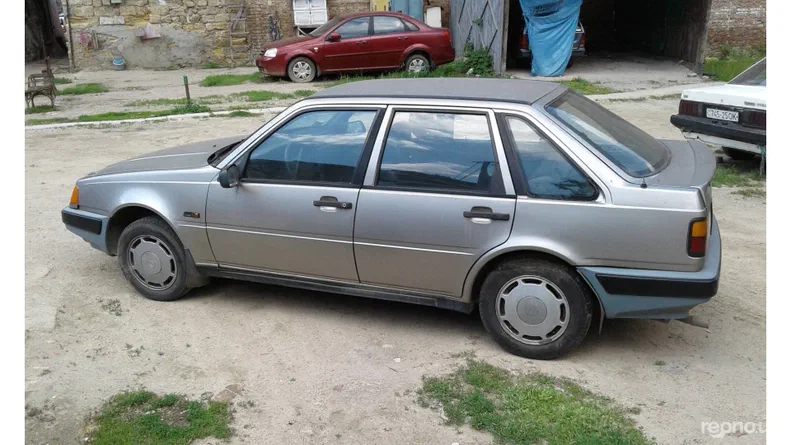 Volvo 460 1989