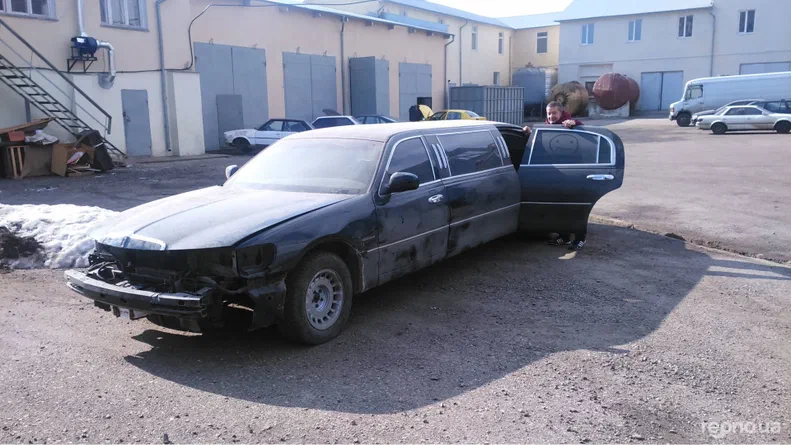 Lincoln Town Car 2000 - 6