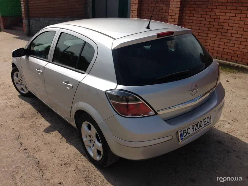 Opel Astra 2008 - 10