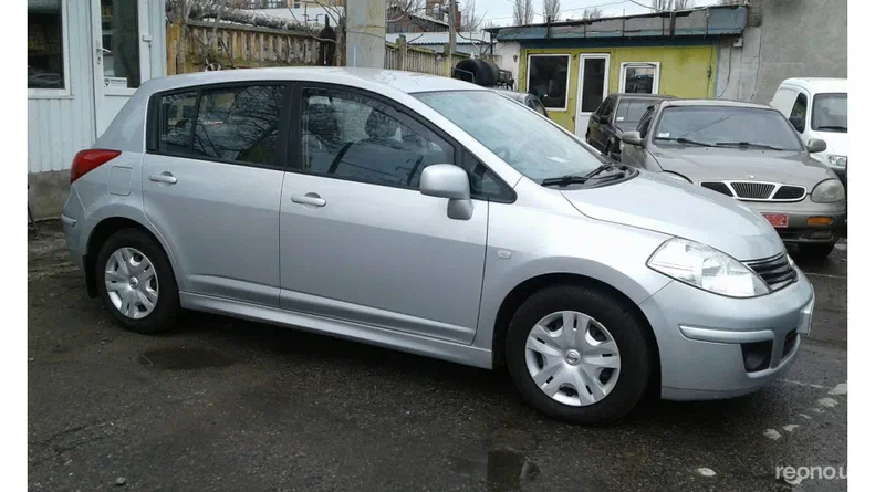 Nissan Tiida 2011