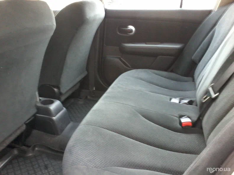 Nissan Tiida 2011 - 5