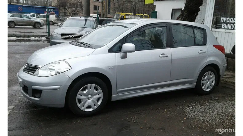 Nissan Tiida 2011