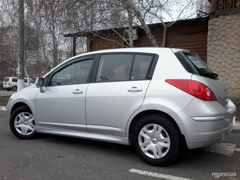 Nissan Tiida 2011 - 7