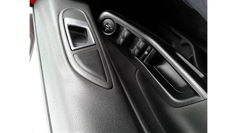 Ford Fiesta 2013 - 17