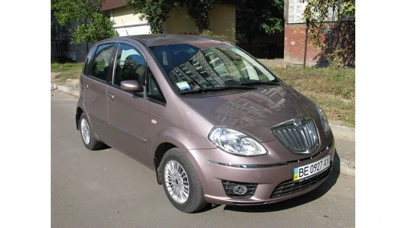 Lancia Ypsilon 2010