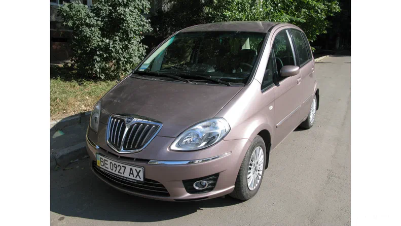 Lancia Ypsilon 2010