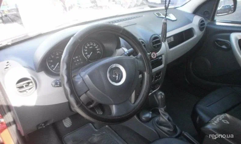 Renault Logan 2012 - 3