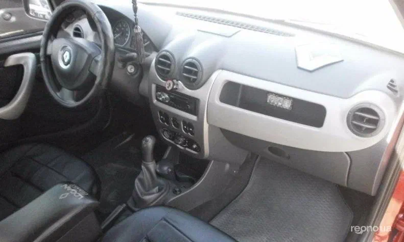 Renault Logan 2012 - 24