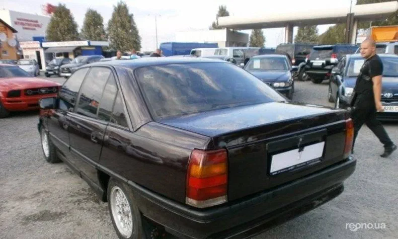 Opel Omega 1990 - 12