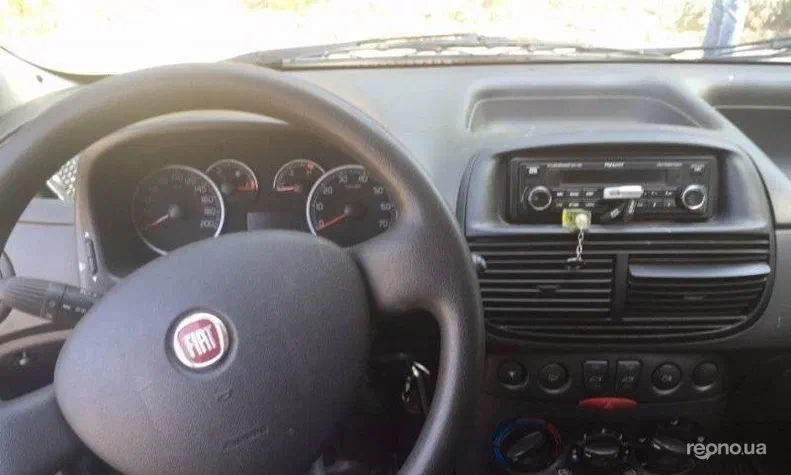 Fiat Punto 2010 - 4