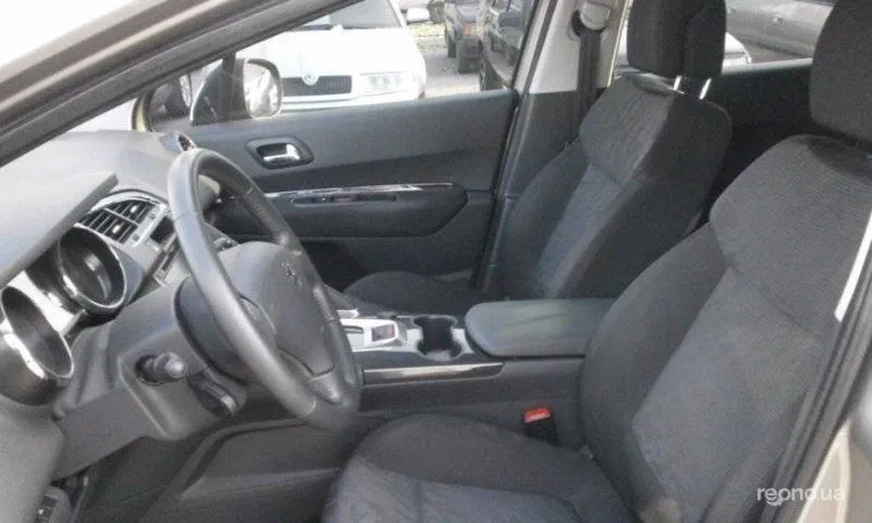 Peugeot 3008 2010 - 13