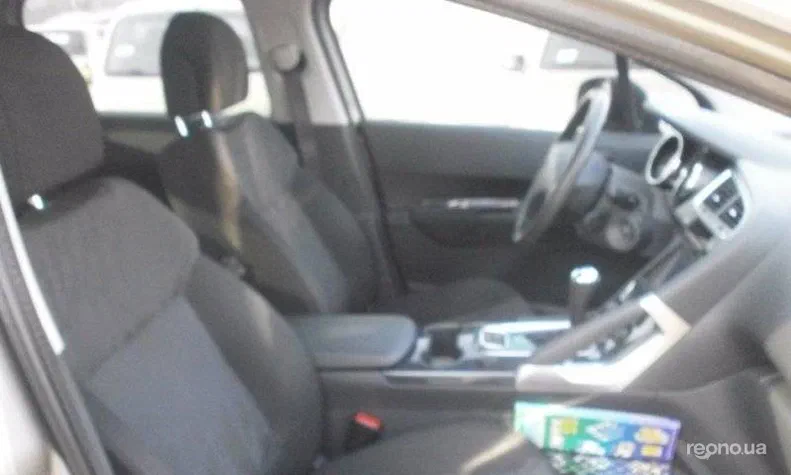 Peugeot 3008 2010 - 11