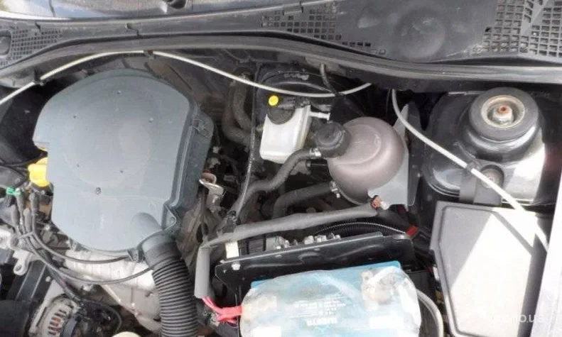 Renault Logan 2007 - 3