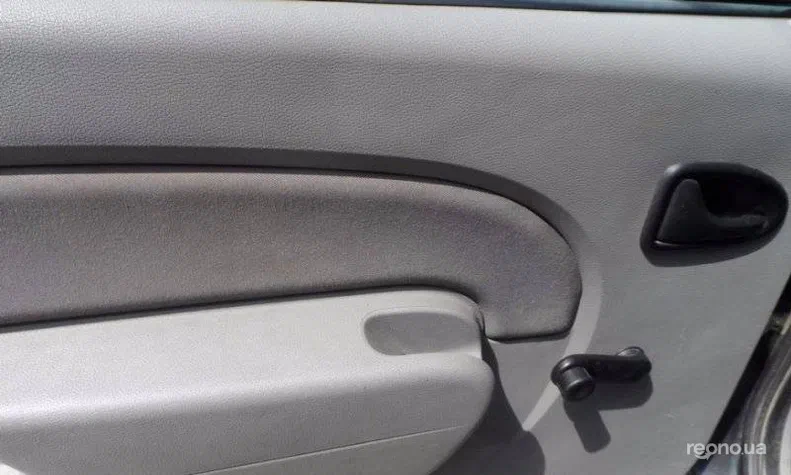 Renault Logan 2007 - 9