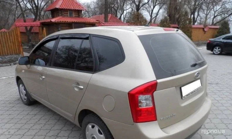 Kia Carens 2008 - 10