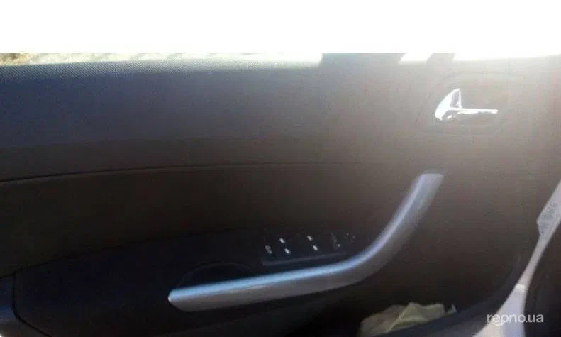 Peugeot 308 2011 - 13