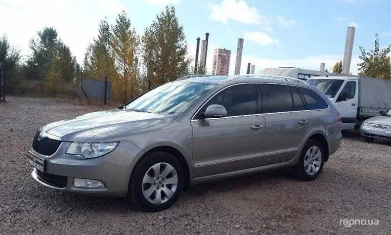 Skoda Superb 2012 - 6