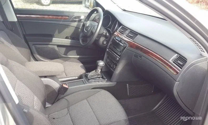 Skoda Superb 2012 - 3