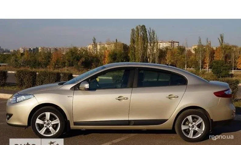 Renault Fluence 2010 - 4