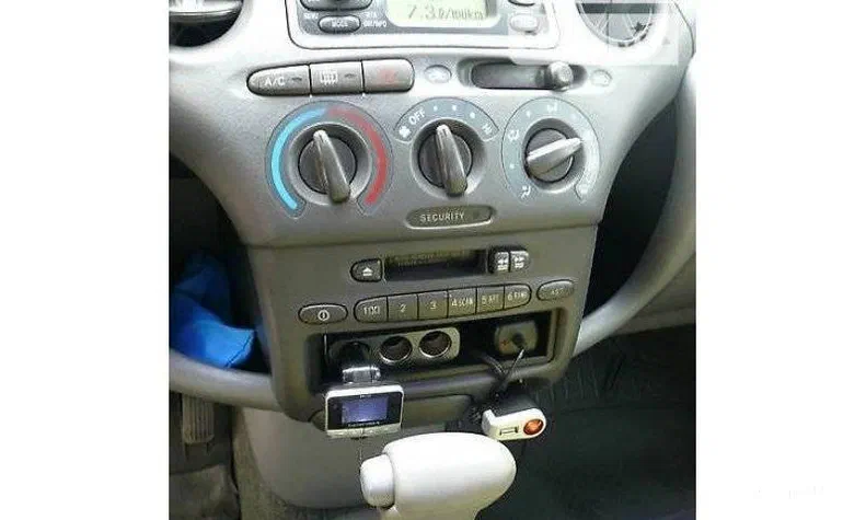 Toyota Yaris 2002 - 3