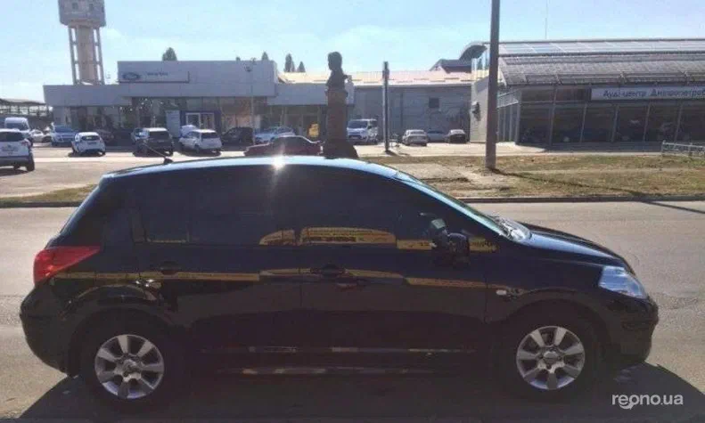 Nissan Tiida 2011 - 13