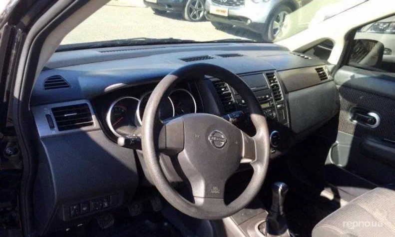 Nissan Tiida 2011 - 0