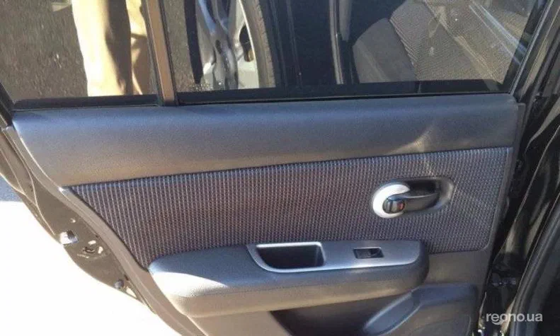 Nissan Tiida 2011 - 11