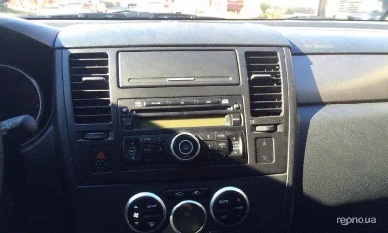 Nissan Tiida 2011 - 6