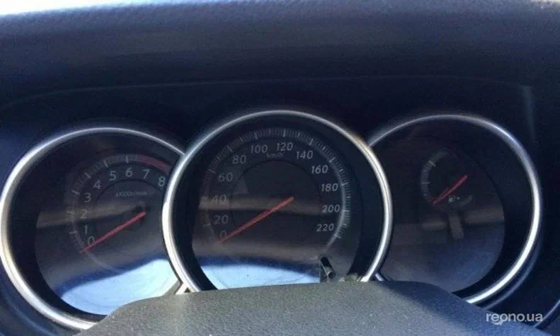 Nissan Tiida 2011 - 10