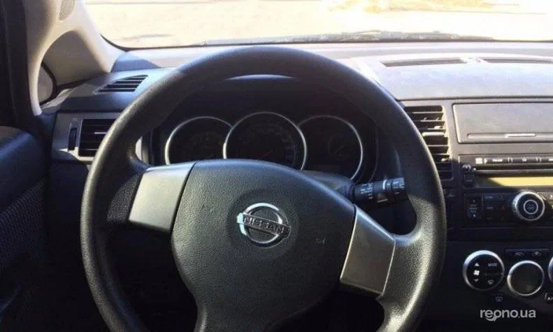 Nissan Tiida 2011 - 9