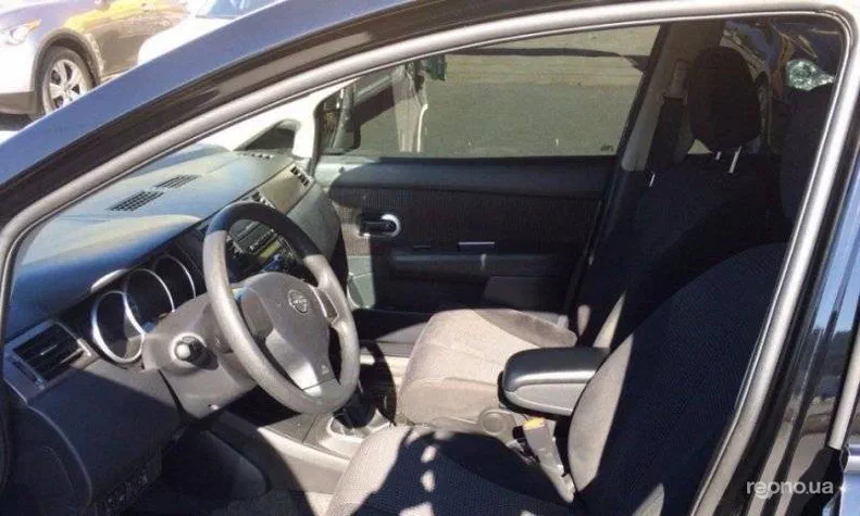 Nissan Tiida 2011 - 4
