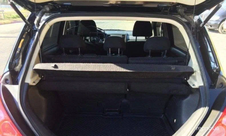 Nissan Tiida 2011 - 2