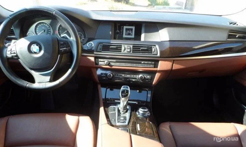 BMW 5 серія 2012 - 15