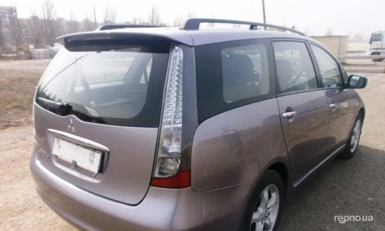 Mitsubishi Grandis 2007 - 3