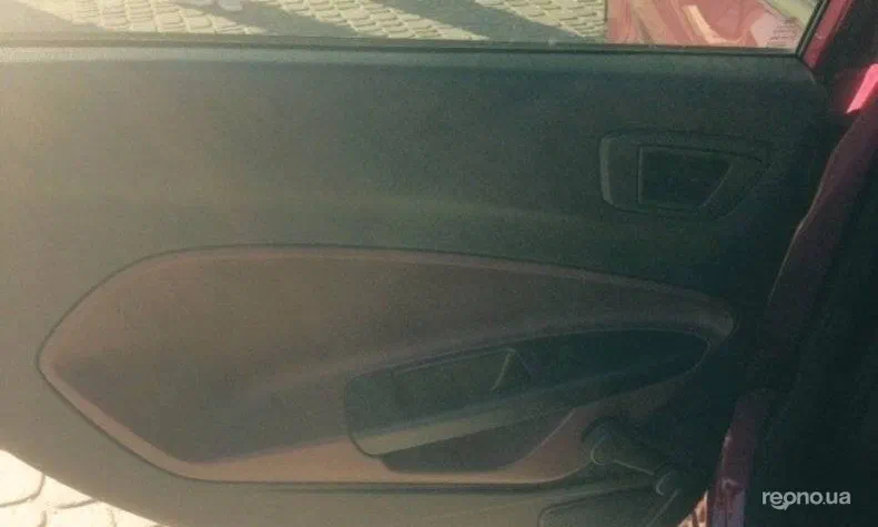 Ford Fiesta 2010 - 8