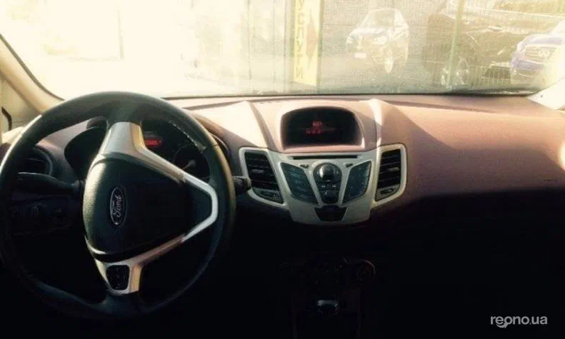 Ford Fiesta 2010 - 17