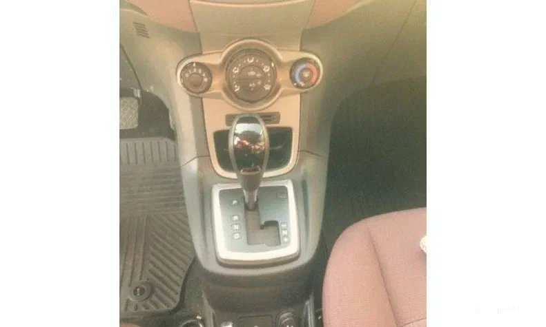 Ford Fiesta 2010 - 3