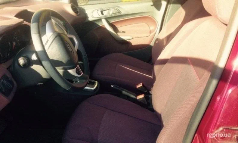 Ford Fiesta 2010 - 13