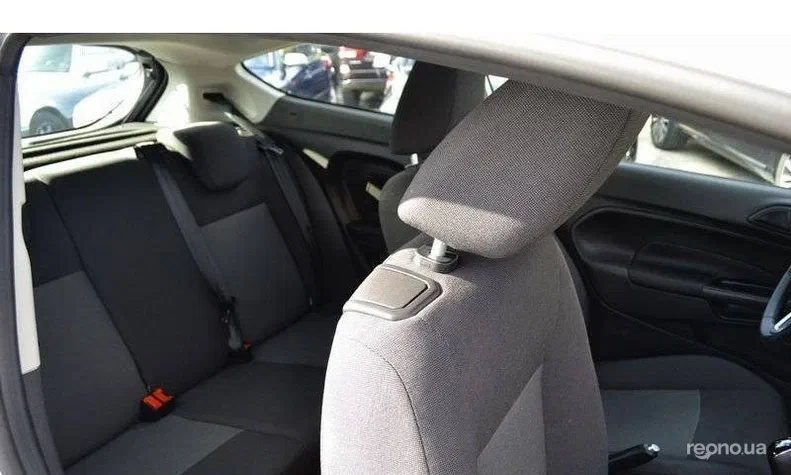 Ford Fiesta 2015 - 6