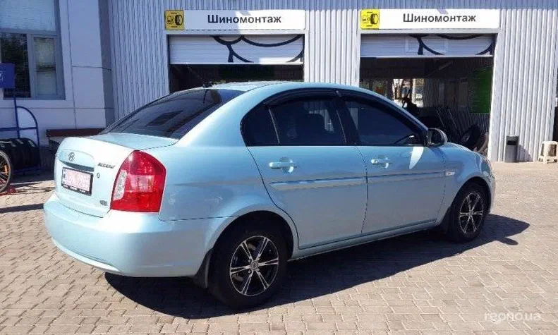 Hyundai Accent 2008 - 3