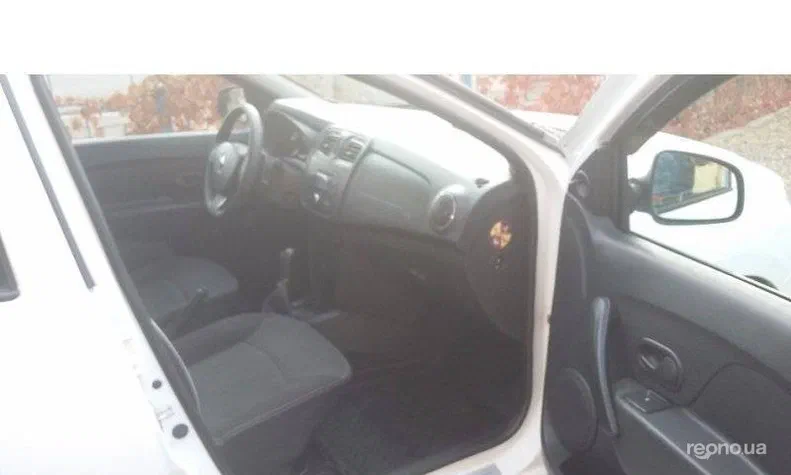 Renault Logan 2013 - 6