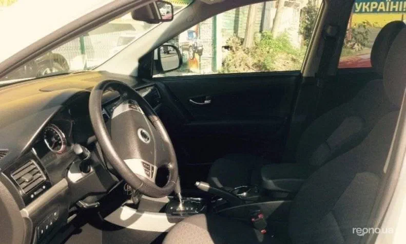 SsangYong Korando 2012 - 15